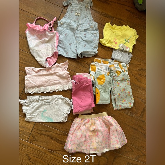 Toddler girls lot - H&M and Carters - Picture 3 of 4